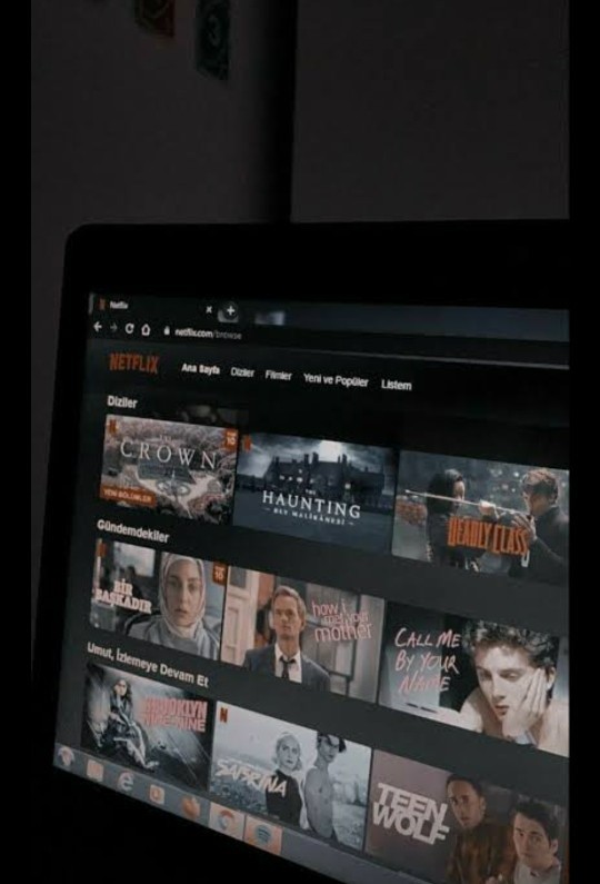 Romantik veya komedi film önerir misiniz?