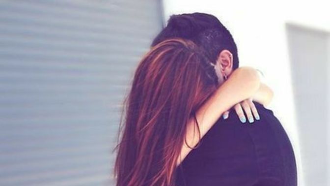 Gelmeyeceğini bile bile beklemek saflık mıdır yoksa aşk mıdır?