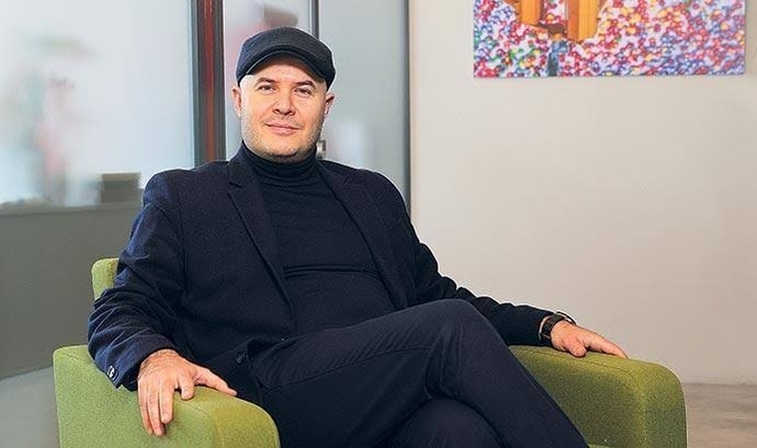 Kadınlar adil Yıldırım izledikten sonra neden hastane den serumlu storyler atıyor?