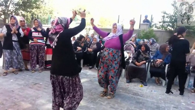 Oynamayı seviyorsun, ne kadar süre düğünlere gitmeden durabilirsin?