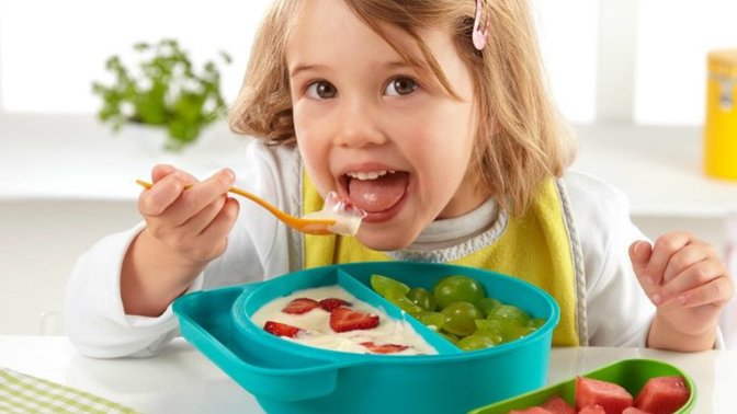 1-2 yaş arası çocuklar günde kaç öğün yemek yemeli?