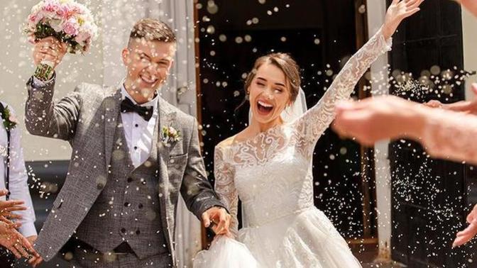 Evlilik için aşk mı, mantık mı şart?