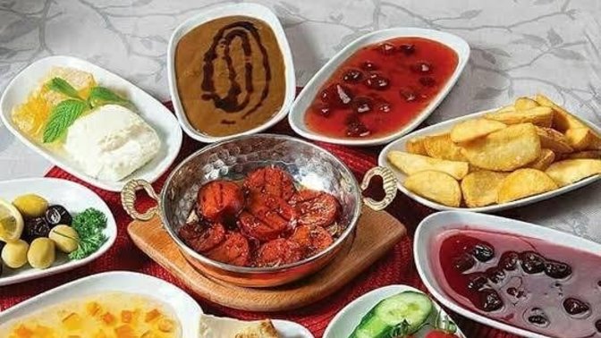Kahvaltı yaparken tatlıyı tuzluyu karıştırır mısın?