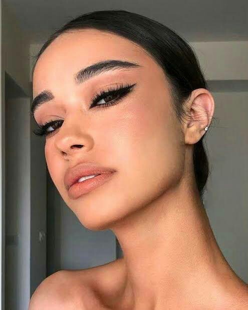 Arşa çıkmak, eyeliner çekmekten kolay mıdır?