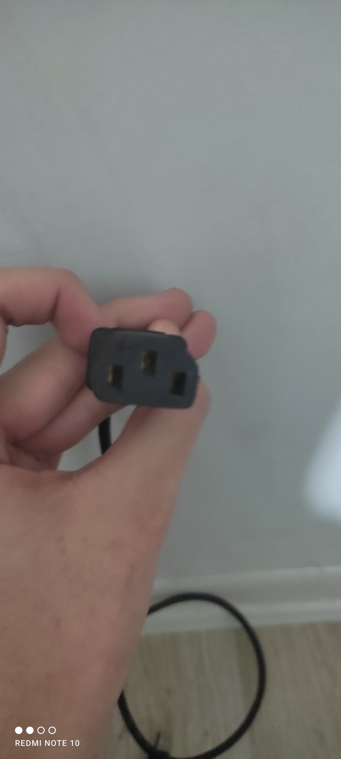 Yeni PSU a eski güç kablosunu taksam bişi olur mu?