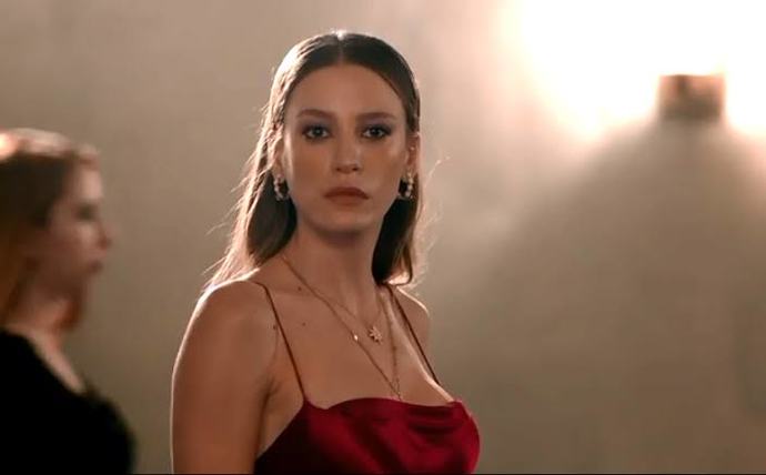 Şık bir elbiseyle evlenilir mi?