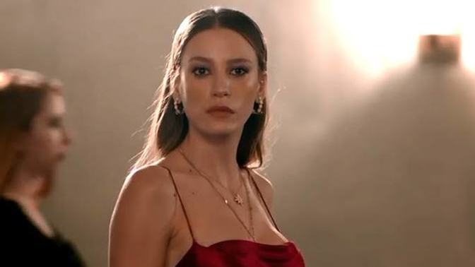 Şık bir elbiseyle evlenilir mi?