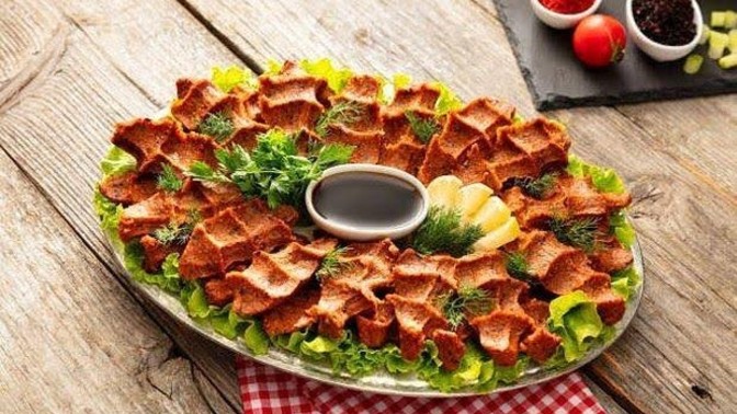 Bir oturuşta kaç tane çiğ köfte yersin?