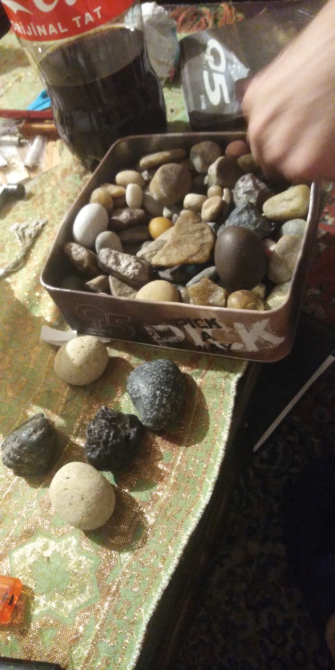 Bunlar para eder mi gök taşı?
