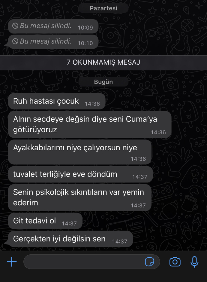 Namaz çıkışı arkadaşımın ayakkabılarını çaldım ve küstü. Fazla mı tepki göstermiş sizce😂?