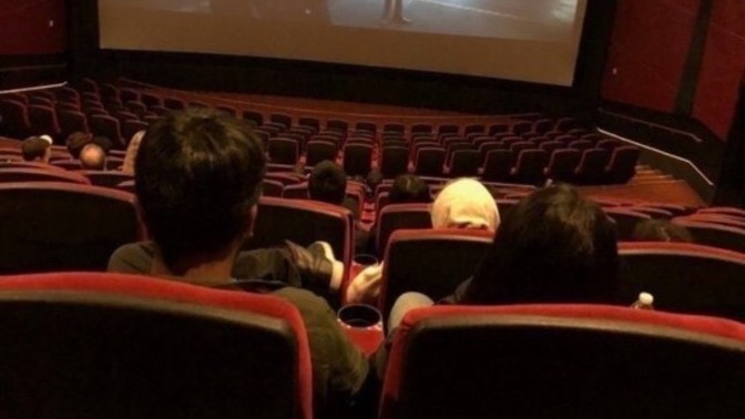 Sinemadayken partneriniz oral seks yapmak istese tepkiniz ne olurdu?