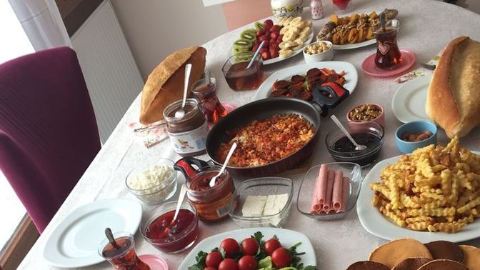 Hafta sonu kahvaltısı diyeti bozdurur mu?