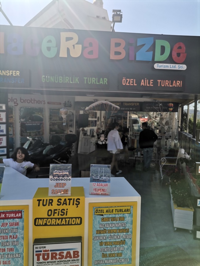 Fazla abartıldığını düşündüğünüz zincir yeme içme yerleri var mı?