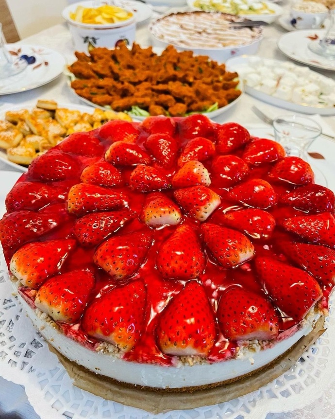 Frambuazlı pasta mı çikolatalı pasta mı favoriniz?