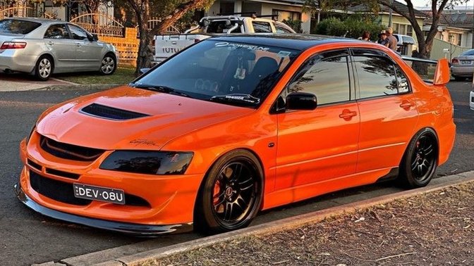 Subaru İmprezza mı, Mitsubishi Evo 9 mu?