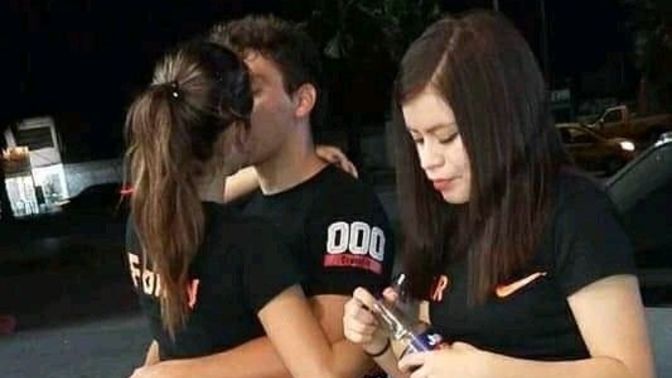 Şu an keşke yanımda olsa öpüşsem dediğiniz biri var mı?