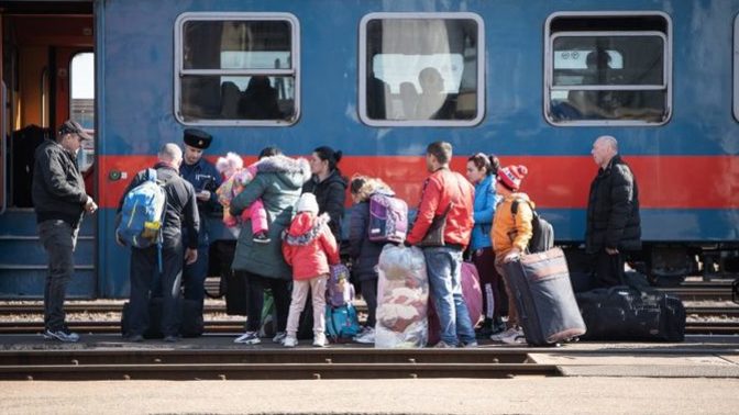 Almanyaya göcen 850 bin ukraynalinin cogu geri dönmüs savasa ragmen bide bizim Türkoalra bakin savas olmadigi halde kacarlar niye?