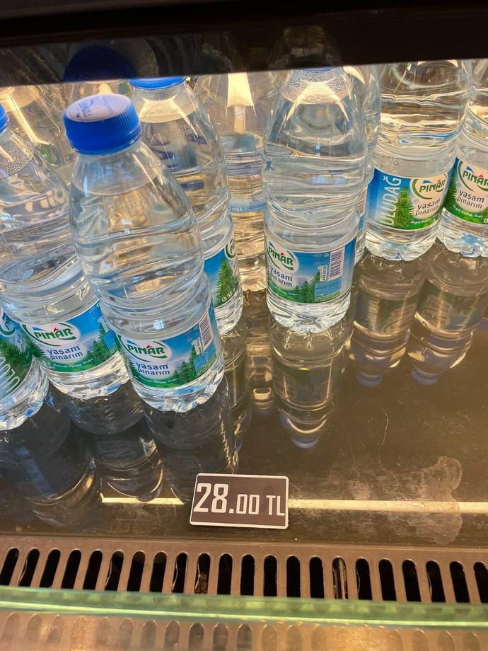 Sizce havaalanlarında içecek-yiyecek neden bu kadar pahalı?