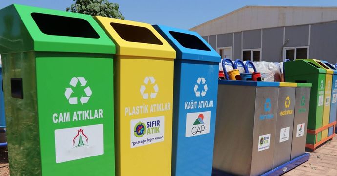 Evdeki plastik, cam ve kağıt atıkları geri dönüşüm için ayırıyor musun?