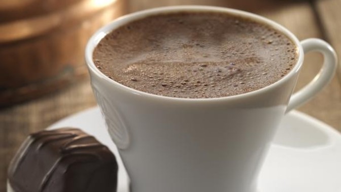 Türk kahvesinin yanına hangi aromalı likörler yakışır?