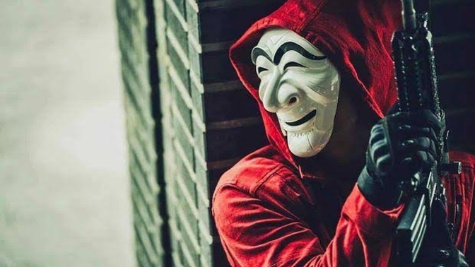 La Casa De Papel: Kore uyarlamasını izleyenleriniz oldu mu? Sizce de fazla kopya değil mi?