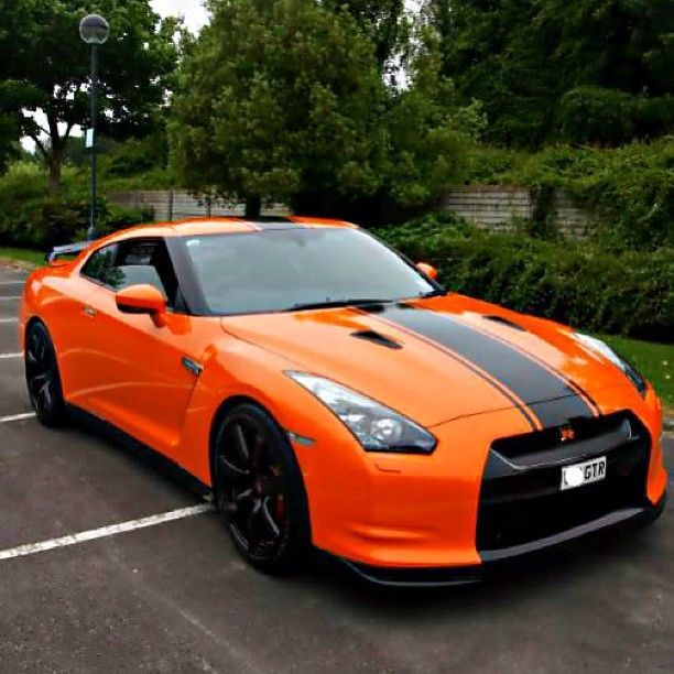 Nissan GT-R35e yakışan renk hangisi ?