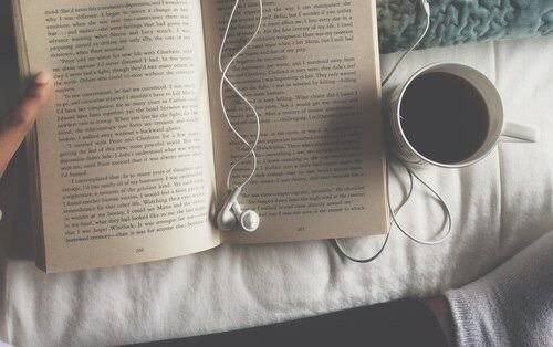 1 müzik 1 kitap önerisi olan var mı?