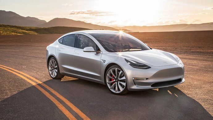 2000 beygir gücünde Lotus Evija mı yoksa Tesla mı?