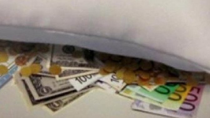 Paranızı nerede tutuyorsunuz: Yastık altı, banka?