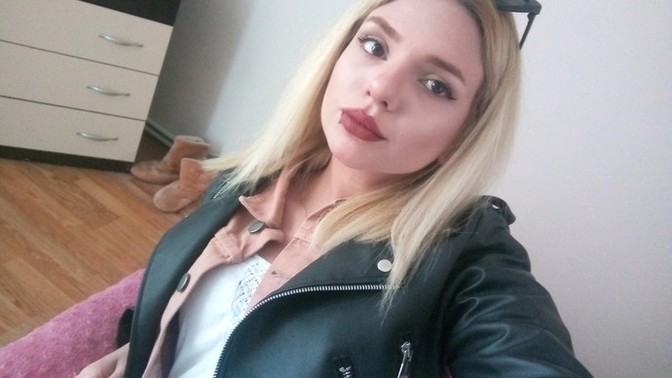Açık buğday tenliyim, kırmızı saç yakışır mı bana?