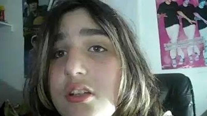 Kendini beğenmişliğin de bir adabı olmaz mı?