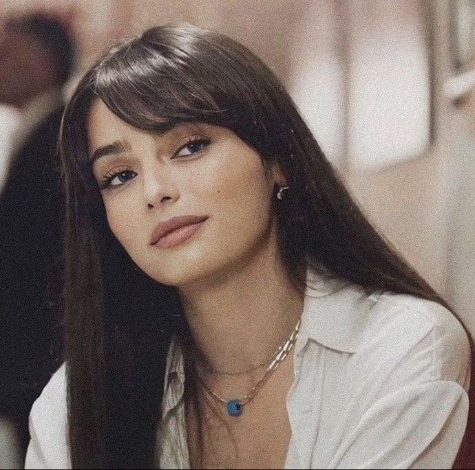 Saçları yandan ayırma şekli yuvarlak yüzlere yakışır mı?