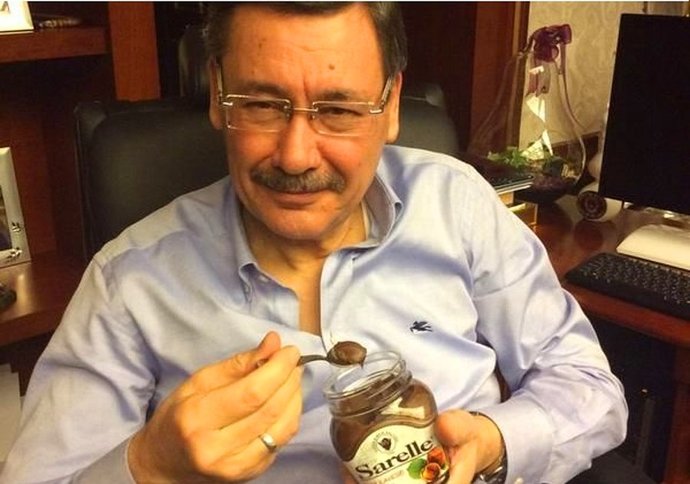 Melih Gökçek: Yer altında 6 milyar dolarlık jelibon bulundu dedi! Sizce jelibon fiyatı ucuzlar mı?