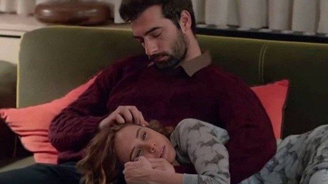 Eski sevgiliniz zor durumda kalsa ona evinizi açar mısınız?