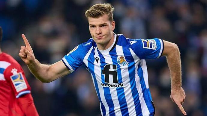 Belotti mi, Sörloth mu? Fenerbahçenin gelecek sezonda forveti kim olmalı?