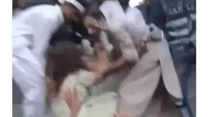 Göçmenler yüzünden ırkçı olmaya başlayan var mı?