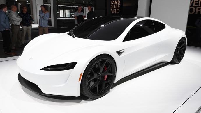 Tesla roadster mı Nissan GT - R35 mi?