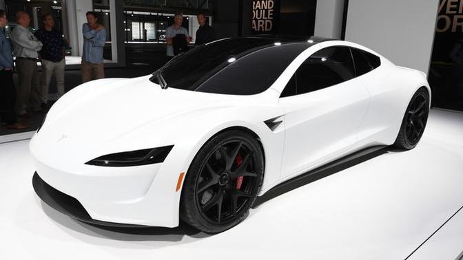 Tesla roadster mı Nissan GT - R35 mi?