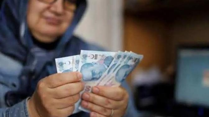 En düşük emekli maaşı 3500 ₺ oldu. Sizce yeterli seviyeye ulaştı mı?