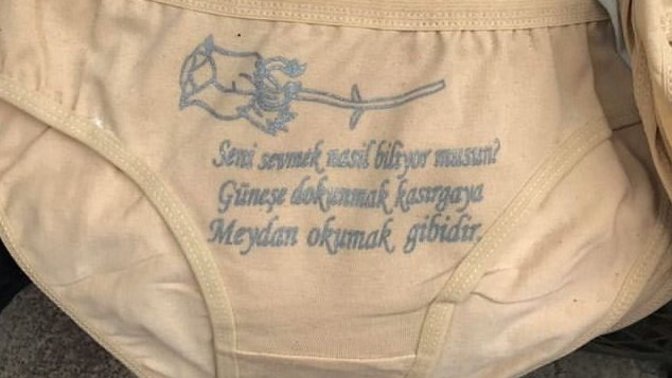 Pazar iç çamaşırları apayrı bir dünya. Siz iç çamaşırınızın üzerine hangi özlü sözü yazdırmak isterdiniz?