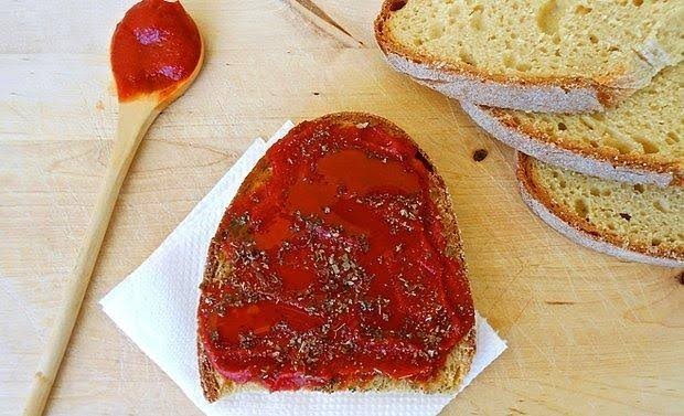 Salçalı ekmek sevmeyen var mı?