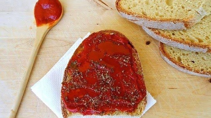 Salçalı ekmek sevmeyen var mı?