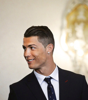 En beğendiğiniz Cristiano Ronaldo saç modeli nedir?