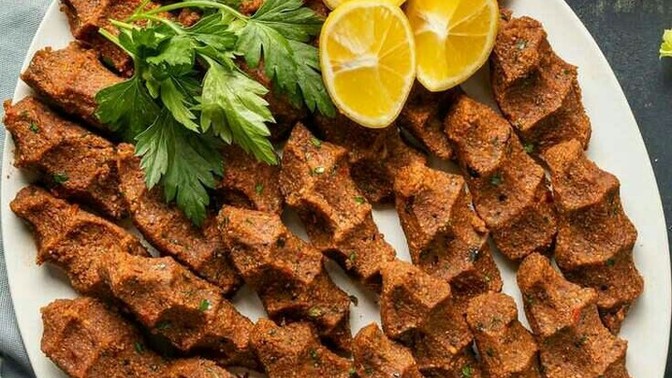 Çiğ köfte mi içli köfte mi?