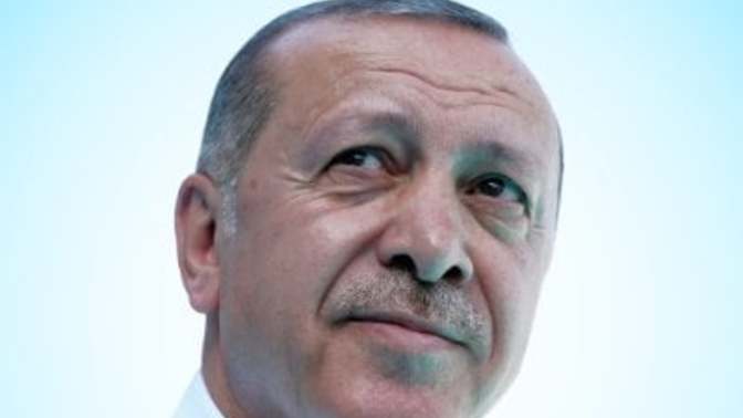 Acaba reis bunca yükün altında nasıl dimdik duruyor?