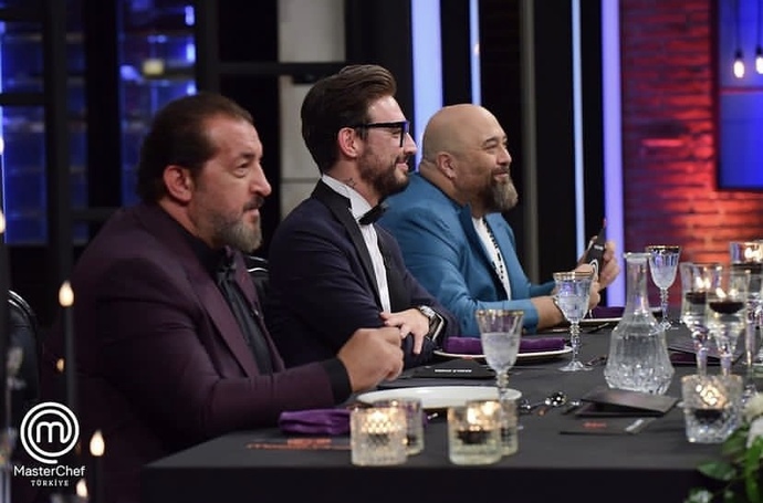 MasterChef Türkiye yeni sezonu bu akşam başladı! Ekrana bakıp kilo alacak mısınız🤤?