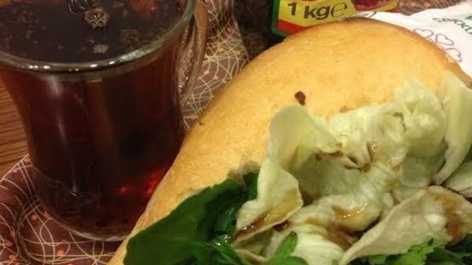 Çiğ köfteyi ekmek arası yapıp yediniz mi hiç?