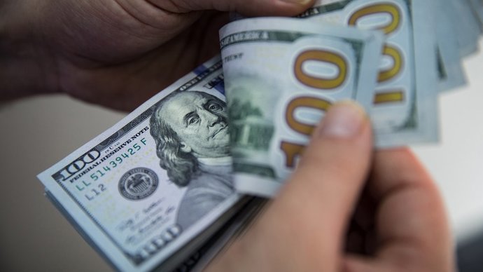 Hesabınıza maaşınızın 330 katı para yatsaydı ne yapardınız?