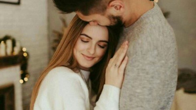 Aşk seninle güzel dediğiniz birisi var mı?