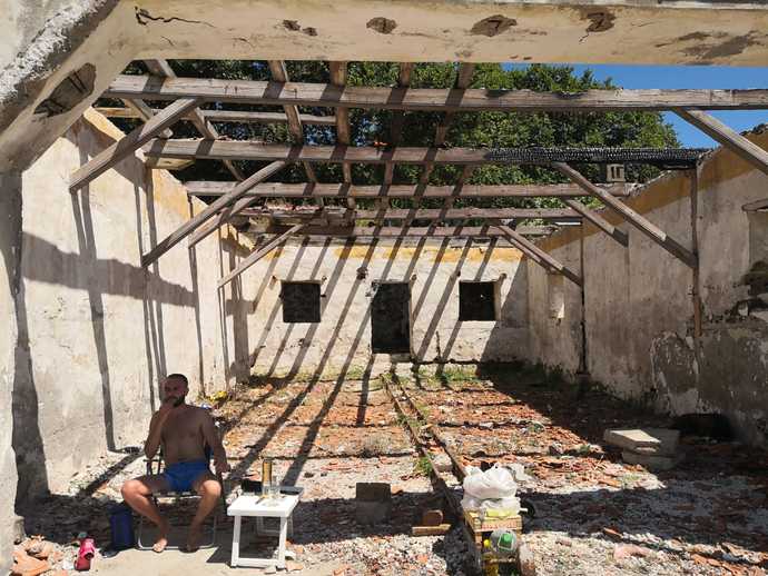 Burdan yazlık sezonluk kafe olur mu, denize sıfır?